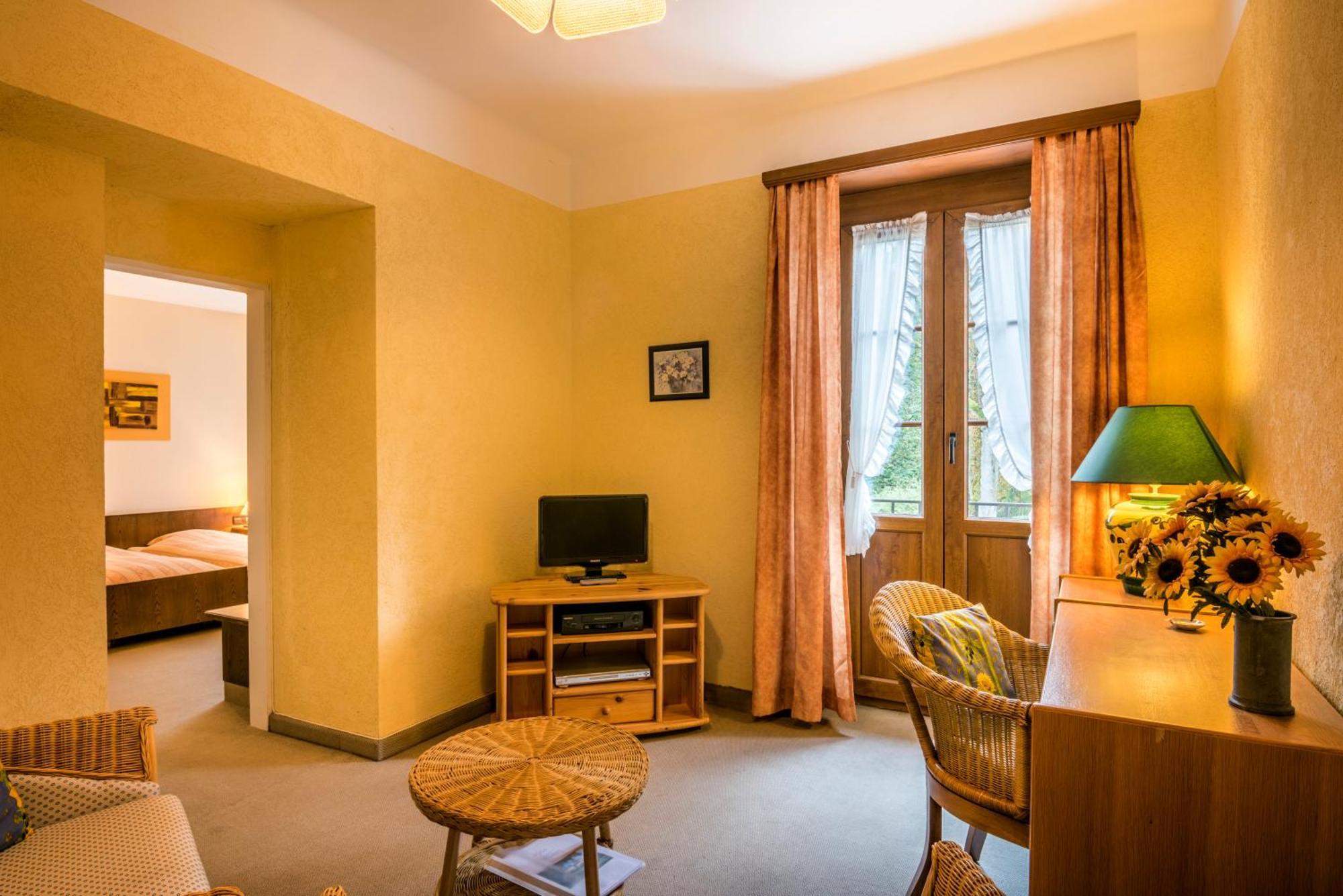 Hotel Restaurant Le Cigalon Waldbillig Экстерьер фото